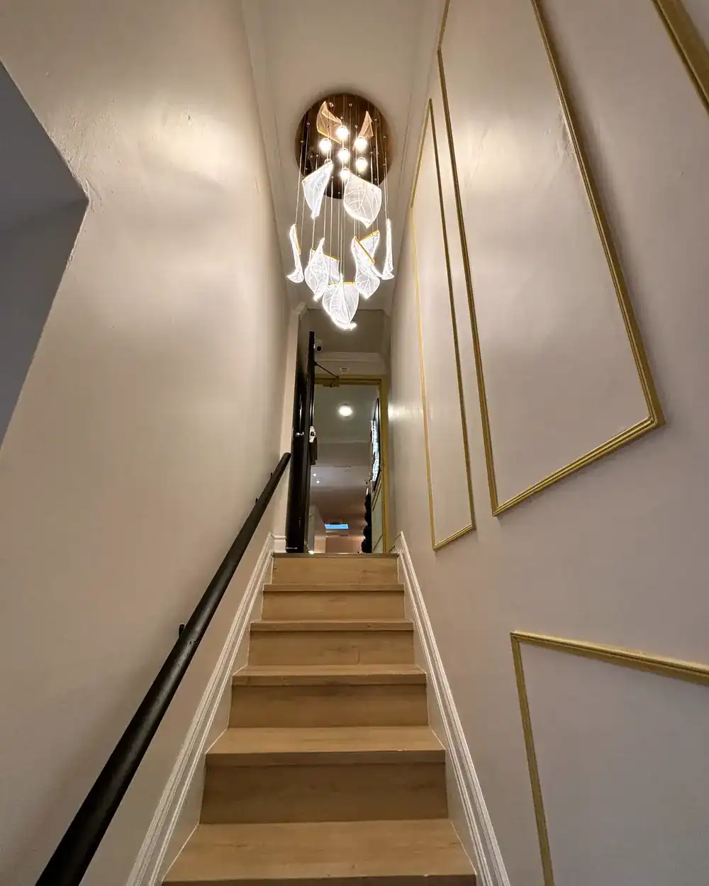 The stairway up to Knight & Rose Café from Queen Street South.